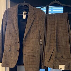 Express Men's Classic Plaid Suit (36s jacket with 30x32 pants) NWT!